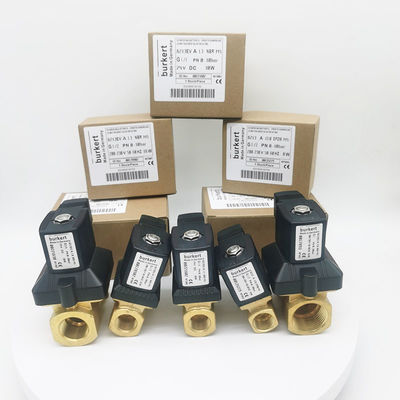 220V Burkert Solenoid DC Voltage Valve Zakres ciśnienia 0-10 bar '00126201