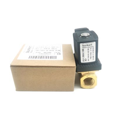AC220V 00126219 Zawór magnetyczny Burkert AC220V 6014 C Zazwyczaj zamknięty G1/8 1,5 Otwór przepływowy 8W Korpus zaworu ze stali nierdzewnej 0~16bar