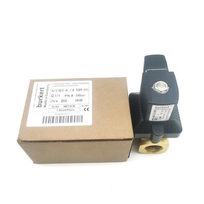 Burkert Solenoid Control Valve 00125367 6014 C Bezpośrednie działanie łączenie spodniej płyty Normalnie zamknięte 2,0 otwór przepływu DC24V 8W Miedziana zastaw 0 ~ 10bar
