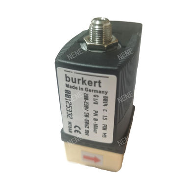 G1/4 Burkert Solenoid Valve 00125302 6013 Typ bezpośrednio działający 2/2 cali Normalnie zamknięty 3.0 otwór przepływowy FKM Zamknięte miedziane zawory 24VAC 8W 0~10bar
