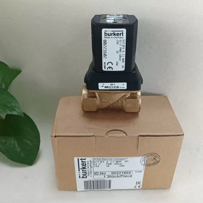 Burkert 6213 Zawór magnetyczny 00221602 G1/2 2/2 NC DC24V 8W Korpus mosiężny NBR Pieczęć 0-10bar